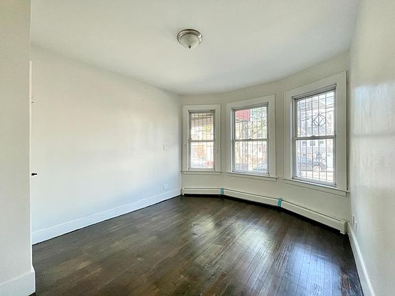 4th image of 111 Clendenny Ave #1A