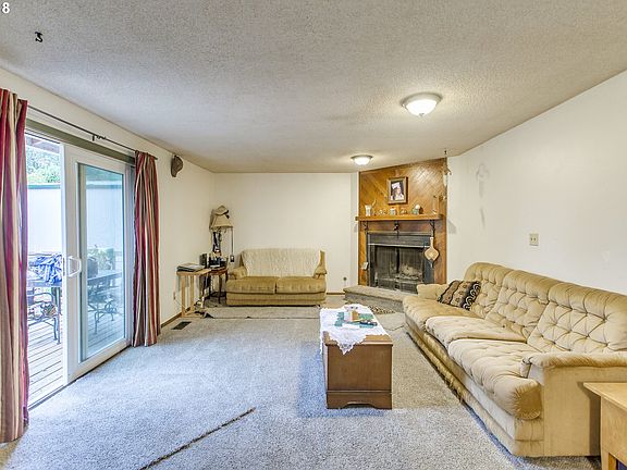 4th image of 3819 NE 112th Ave