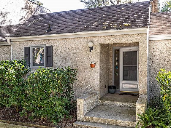 3rd image of 667 N Golf Villas