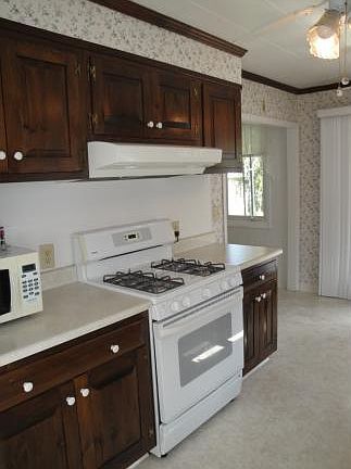 3rd image of 421 Clayton Ave