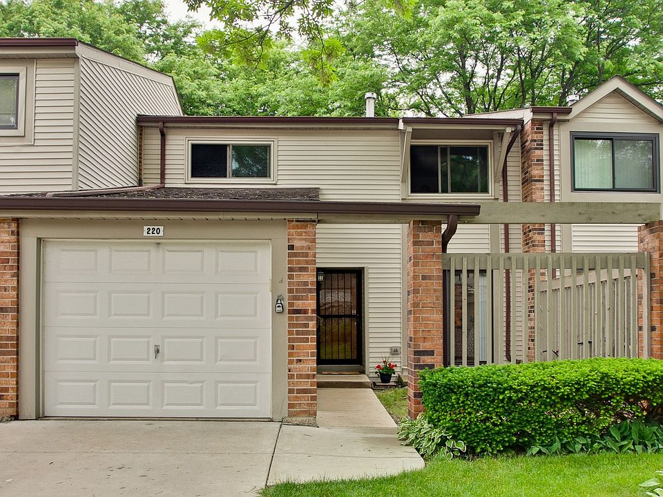 Private enclosed courtyard entry.