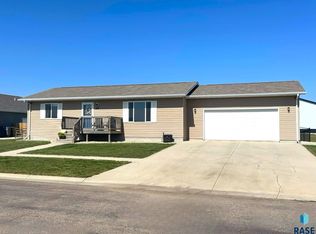 614 Discovery St, Colman, SD 57017