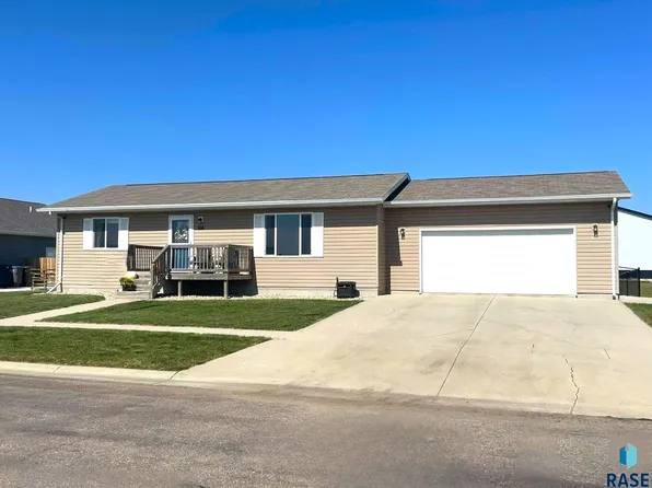614 Discovery St, Colman, SD 57017