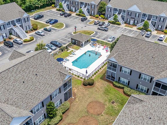 3rd image of 712 Algonquin Dr. #C
