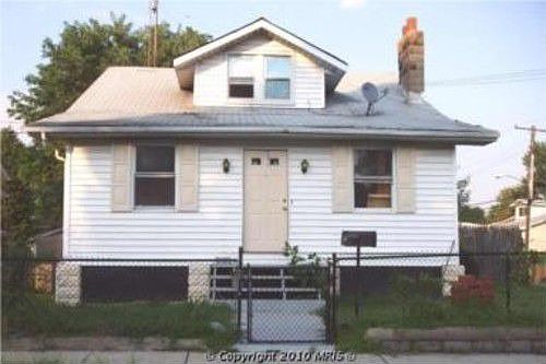 2nd image of 3601 40th Pl