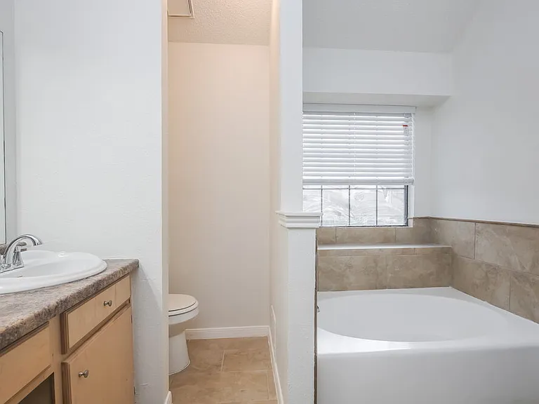2241 Collier Ct — Photo 11