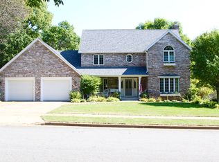 3819 White Pine Dr E, Eau Claire, WI 54701