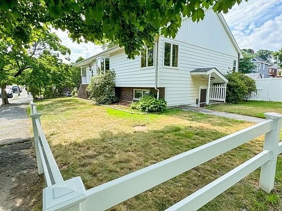 4th image of 41 Oakwood Ave