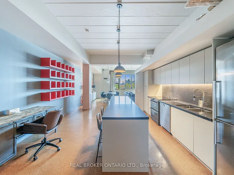160 Baldwin St #405 — Photo 16