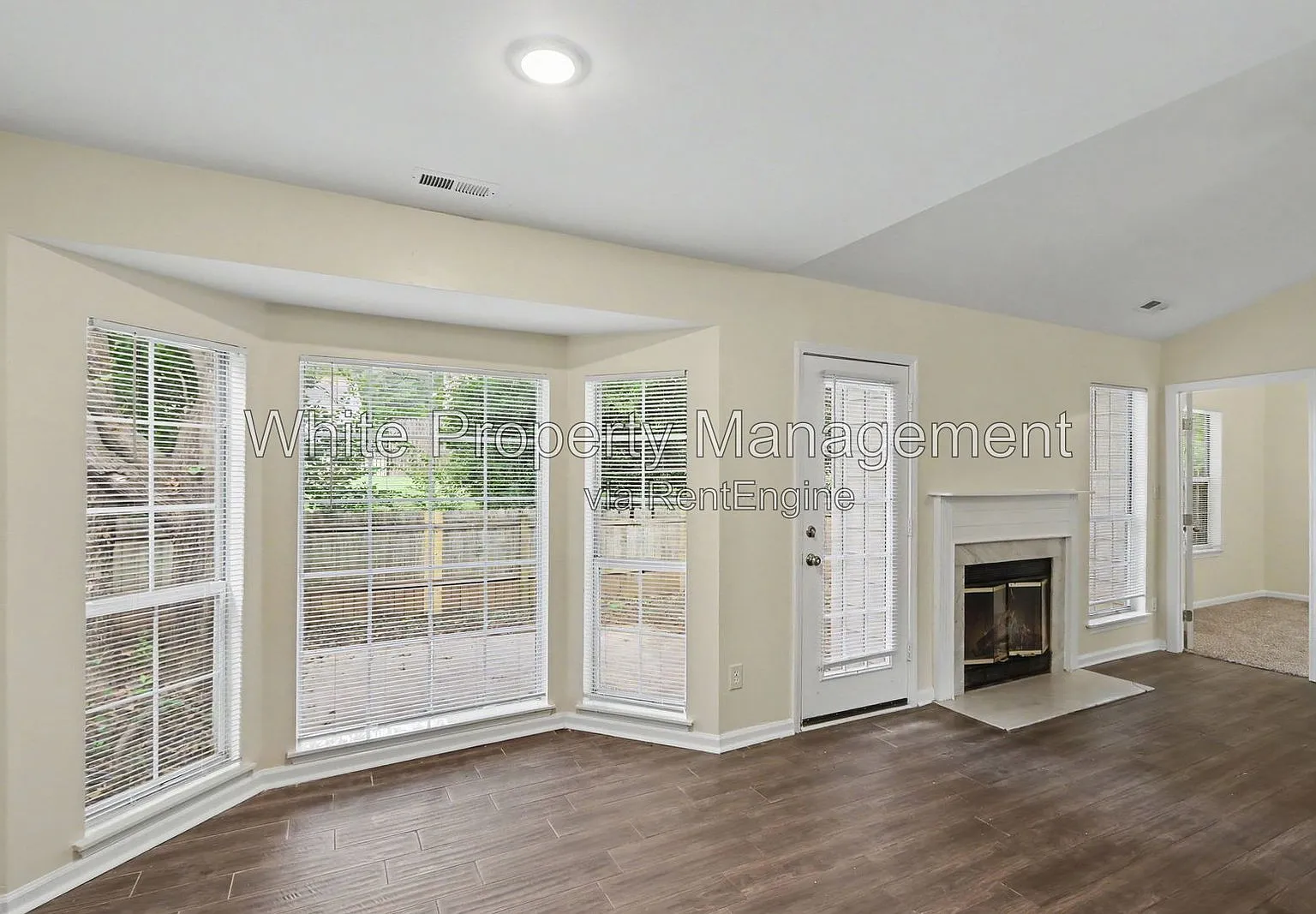 3 bed, 2.0 bath, 1300 sqft, $1,845 — Photo 2
