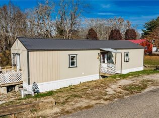 68 North St, Coolville, OH 45723