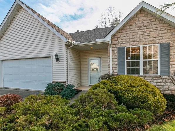 8869 Ashlyn Ct #14-C, Olmsted Falls, OH 44138