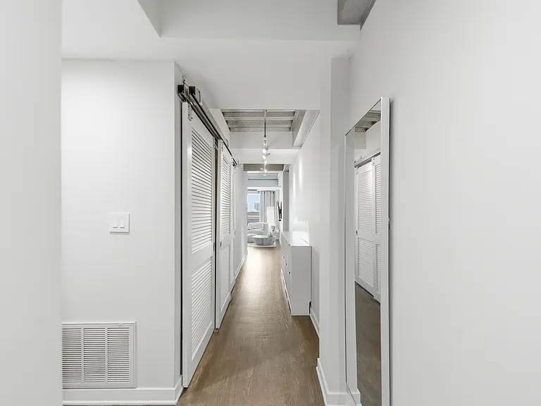 1910 S Indiana Ave #620 — Photo 2
