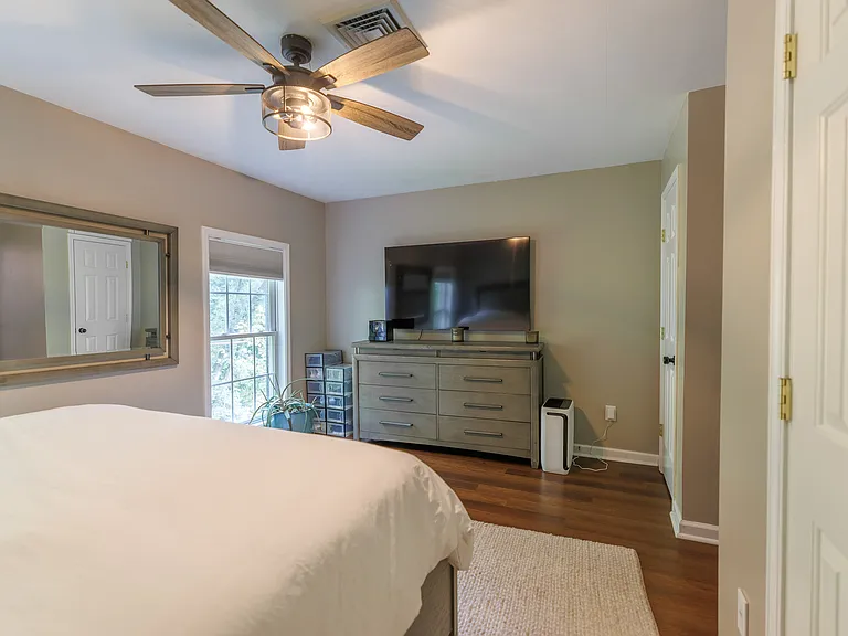 276 Parker Ave — Photo 18