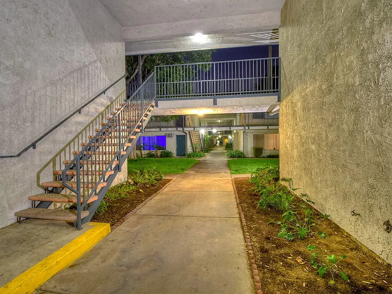 315 W Lincoln Ave — Photo 9