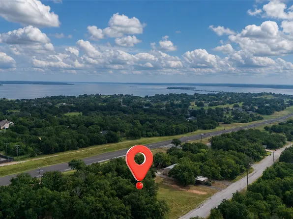 Segundo Dr, Runaway Bay, TX 76426