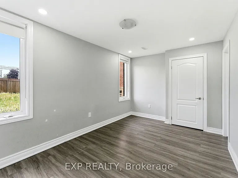 10 Burrows Ct — Photo 40
