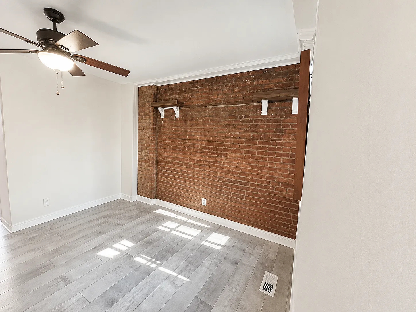 Unit 1 - 93 Grant Ave — Photo 4