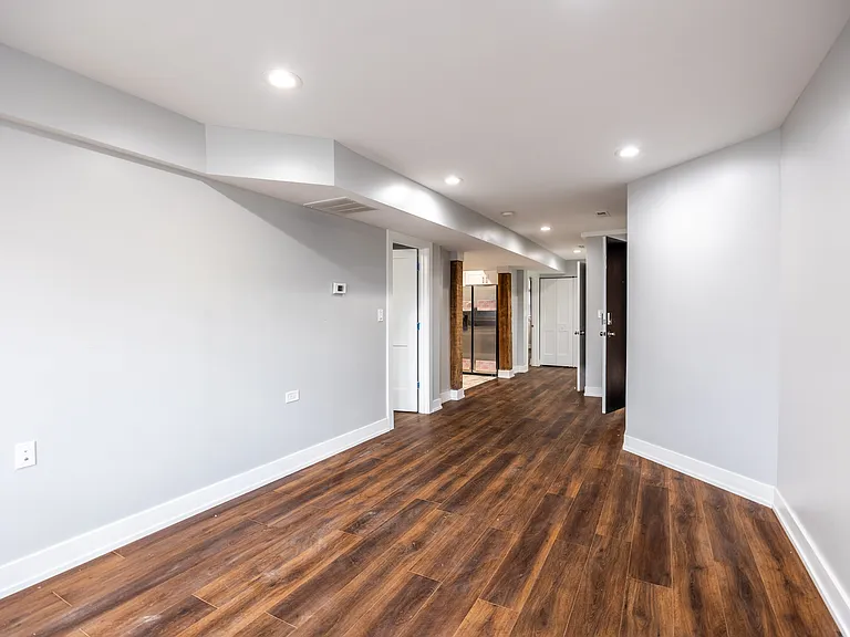 3328 W Congress Pkwy — Photo 2