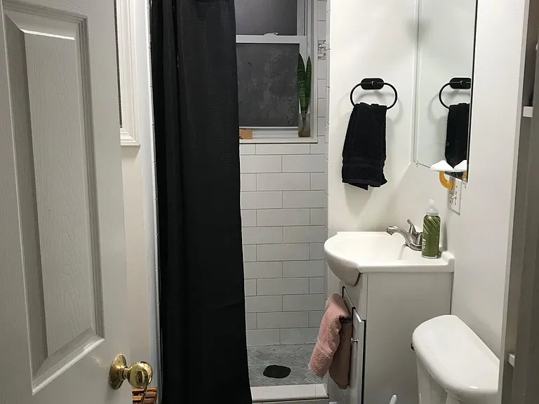 220 Hanover St #9 — Photo 8