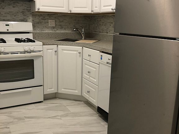 4th image of 7125 Caldwell Ave