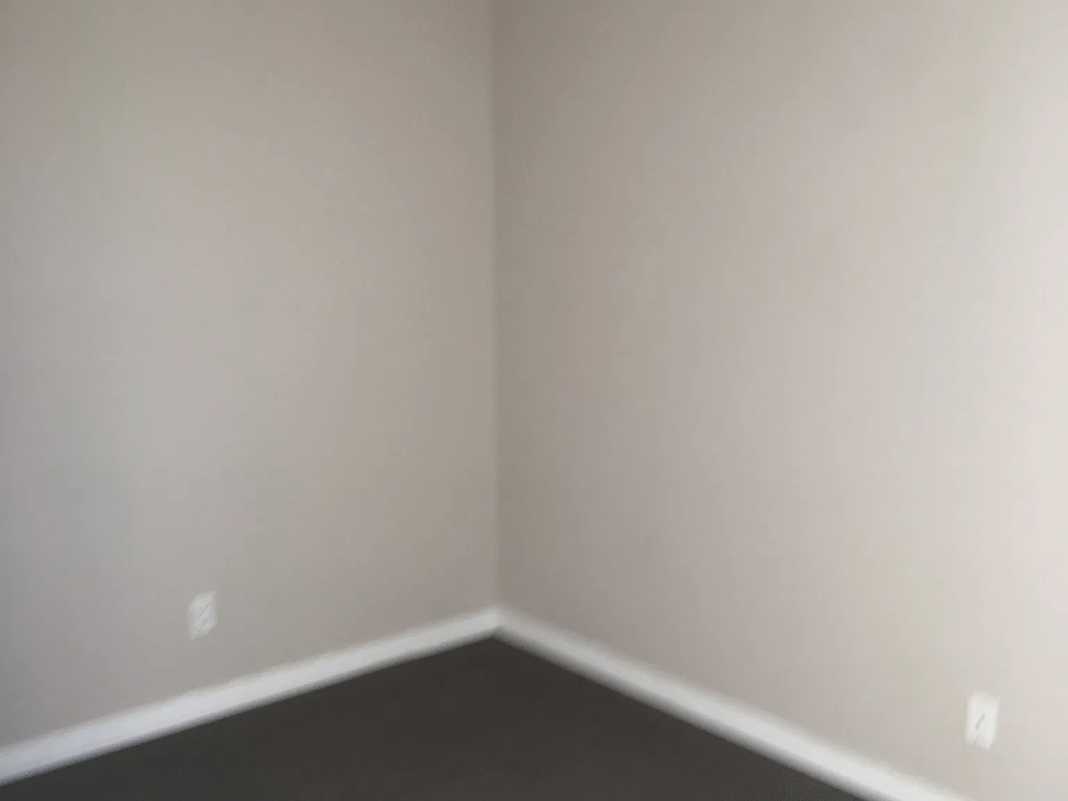 Beautiful 3 bedroom townhouse quiet pet welcome! — Photo 2