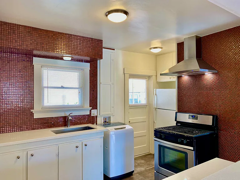 2435 Mohawk St #3 — Photo 6