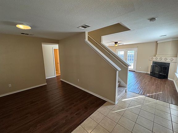 3rd image of 491 Whispering Hollow Dr