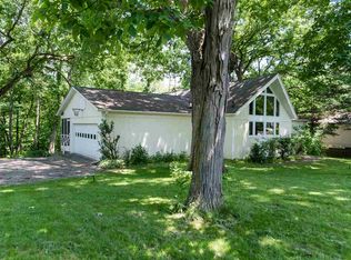 562 Linder Rd NE, Iowa City, IA 52240
