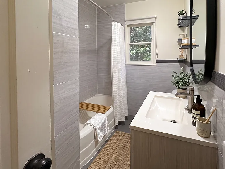 6143 W Olympic Blvd — Photo 4