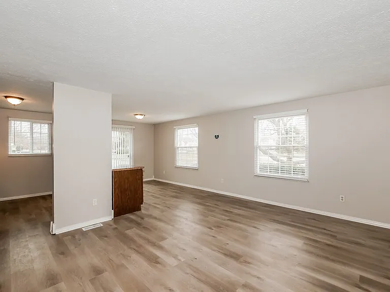 5575 Freedom Ct — Photo 6