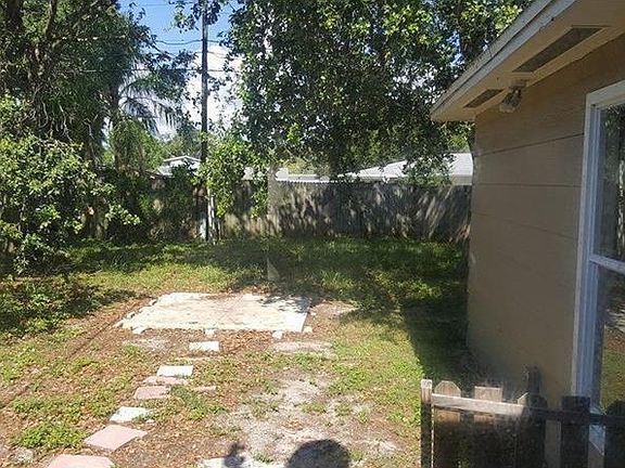 5th image of 7226 Orpine Dr N