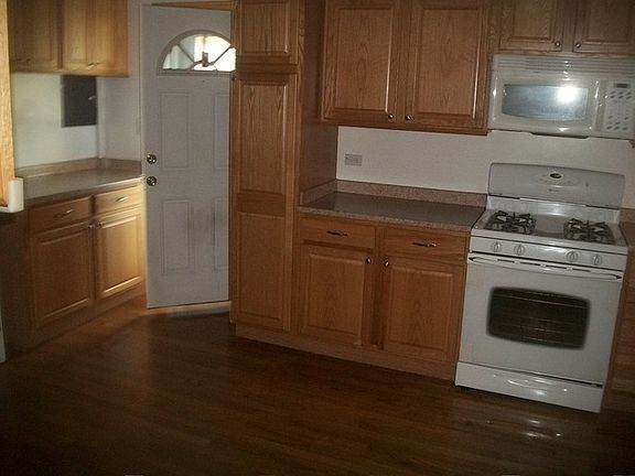4th image of 1549 N 33rd Ave