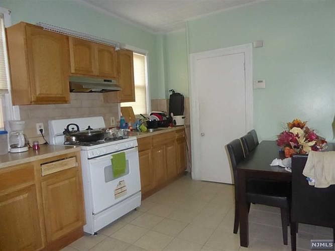 2nd image of 433 68th St #2