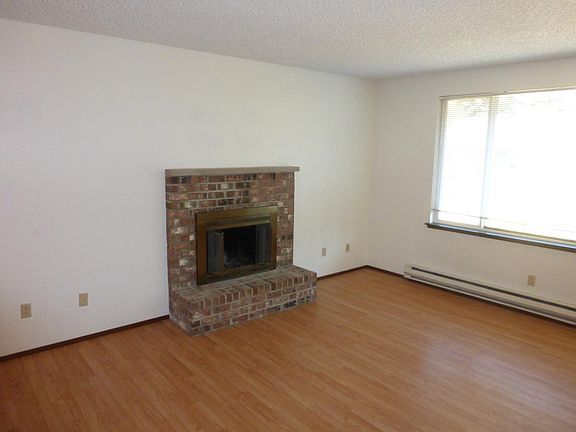 3rd image of 10602 109th St SW