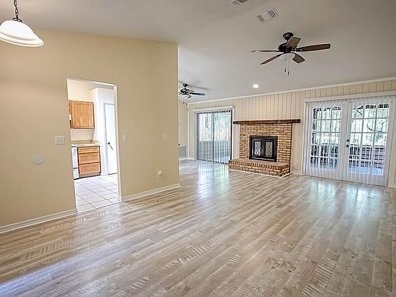 3rd image of 840 Hadden Ln