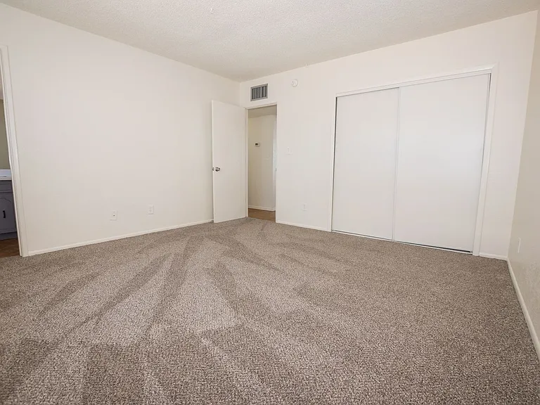 100 Terra Dr — Photo 13