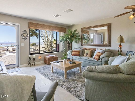 4th image of 3533 Desert Rose Dr