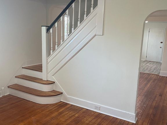 3rd image of 963 Glenbrook Ave