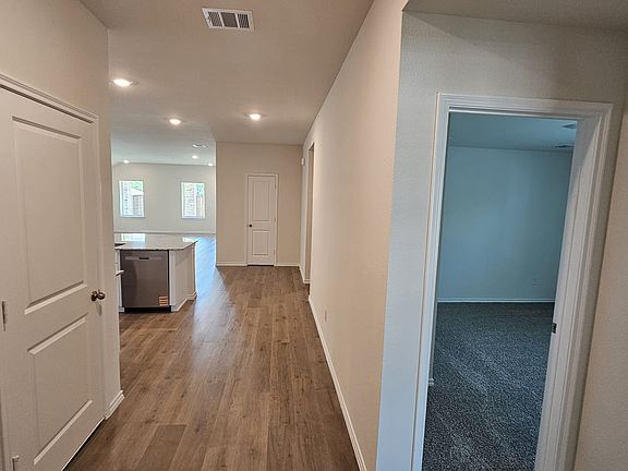 3rd image of 4116 Amethyst Dr