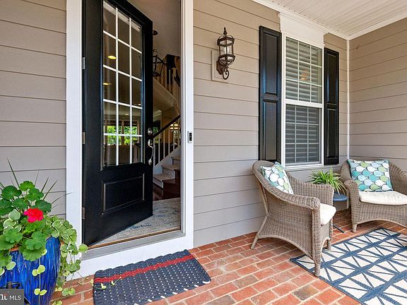 3rd image of 10282 Greenspire Dr