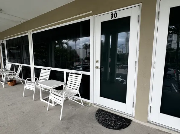 18 Salina Ave APT 30, Delray Beach, FL 33483
