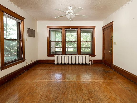2nd image of 3-1622 Minnehaha Ave W #3