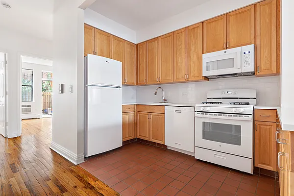 Rented by Compass | media 5