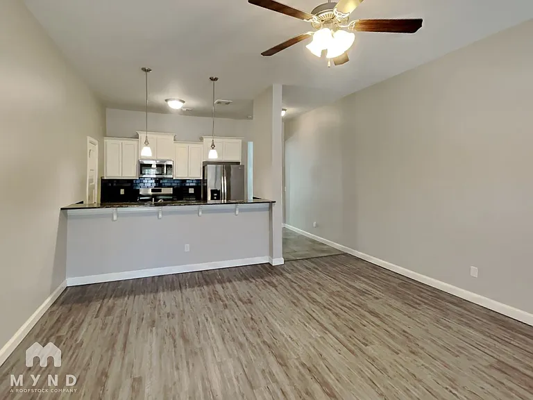 1003 Merlin Dr — Photo 4