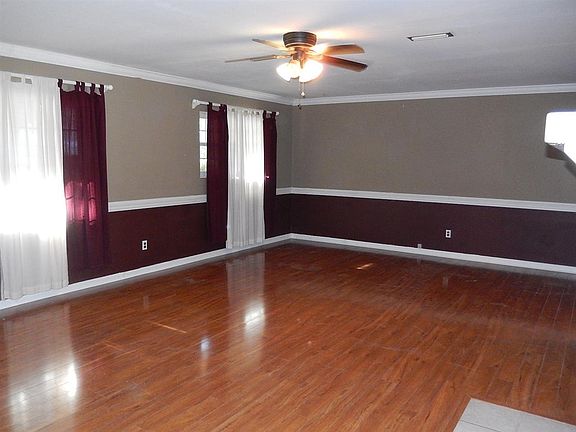4th image of 2100 Faulk Dr