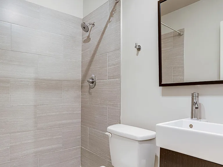 82 Q St SW #1 — Photo 8