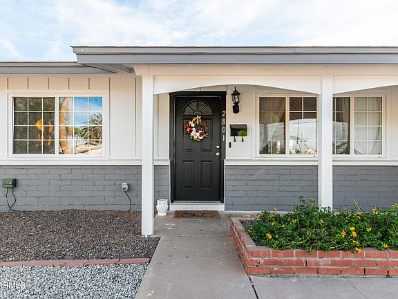 4th image of 2801 E Desert Cove Ave