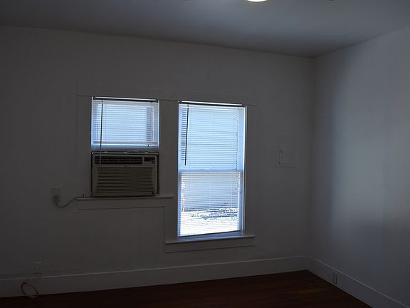 3rd image of 225 Brahan Blvd APT 2