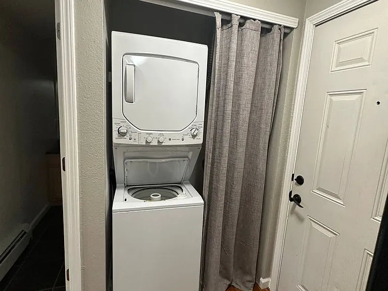 1405 Broadway St #208 — Photo 6